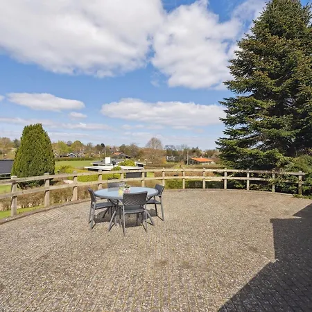 Prázdninový dům Petrus - 750m From The Sea By Interhome