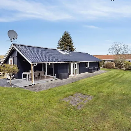 Petrus - 750m From The Sea By Interhome *